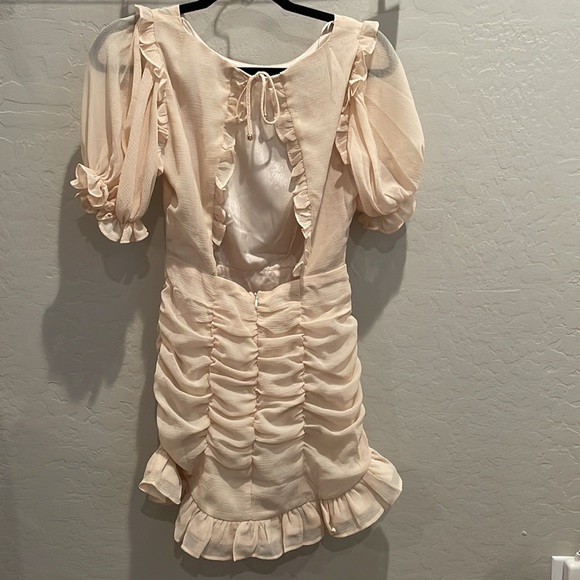 Buckle cream puff sleeve smocked dress size small - Picture 6 of 6